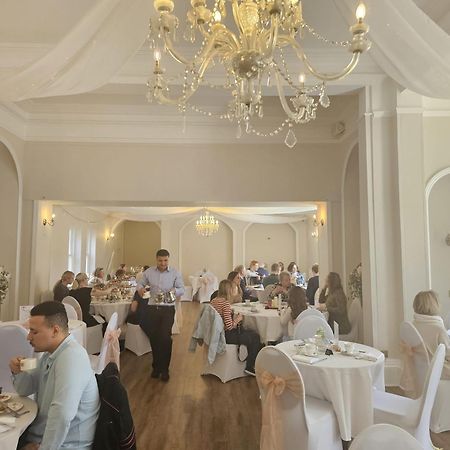 Woodland Manor Hotel Bedford Esterno foto